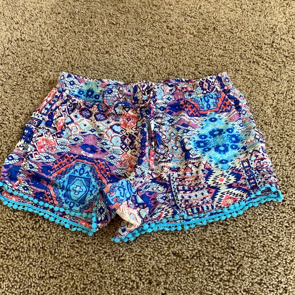 beach shorts with tassel fringe size small